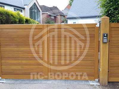 Распашные ворота из дерева лиственницы
